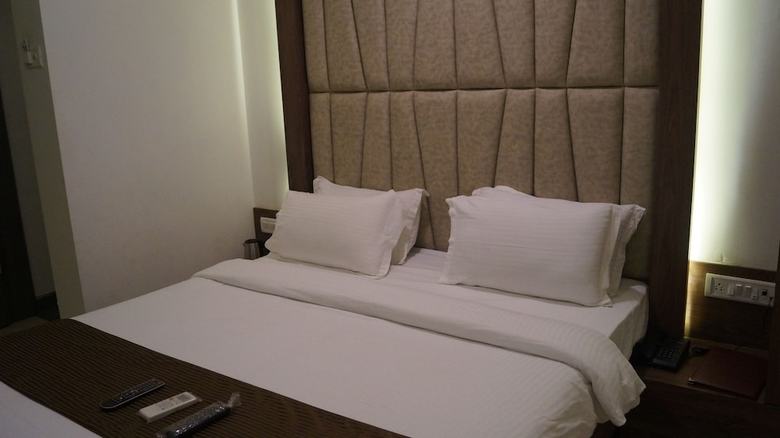 Bed & Breakfast Jai Malahar Residency