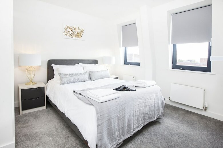City Stay Apartments - Platform