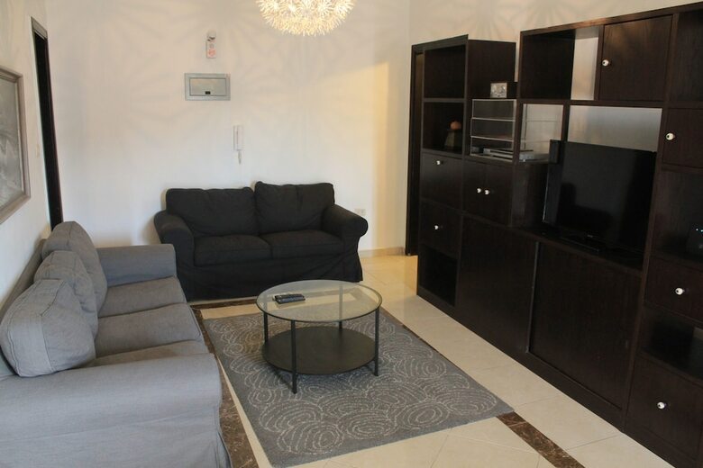 Apartamentos Cozy & Gated Compound