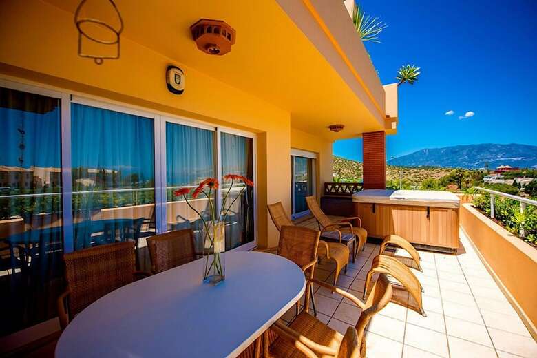 Malibu Apartments