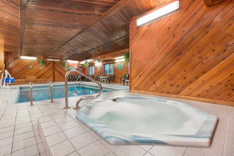 Hotel Days Inn By Wyndham Topeka
