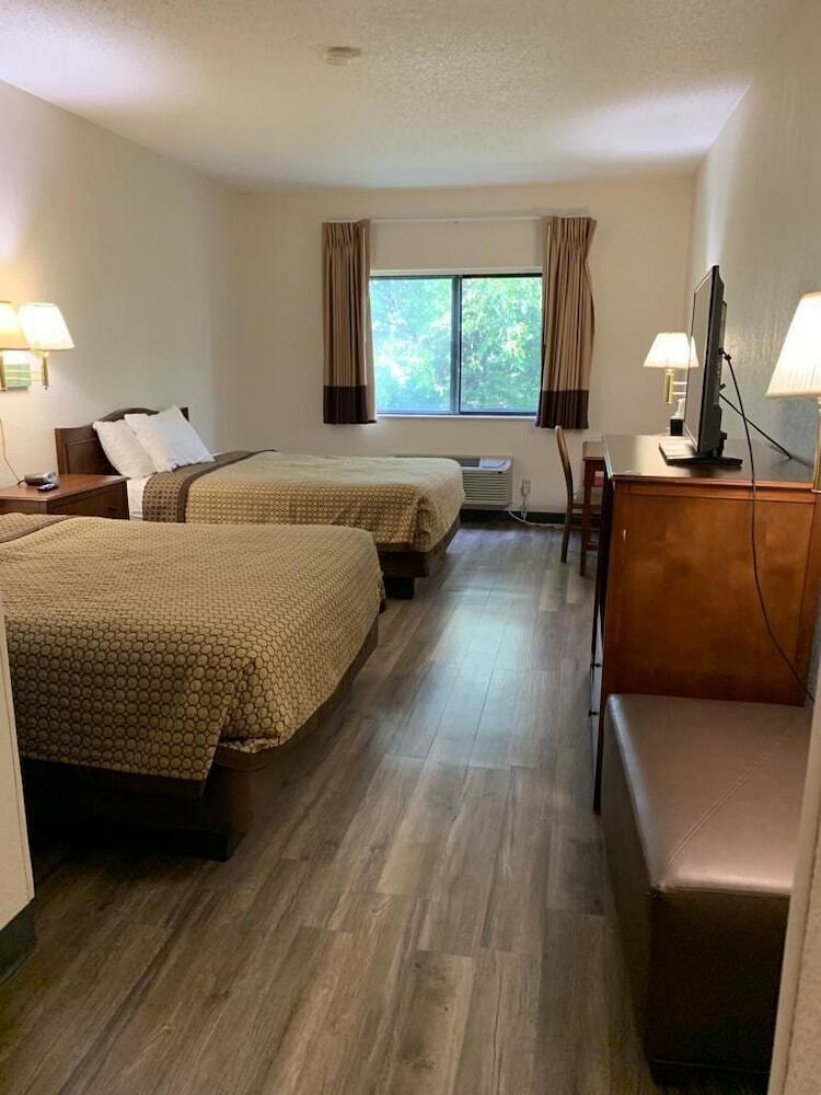 Hotel Days Inn By Wyndham Topeka
