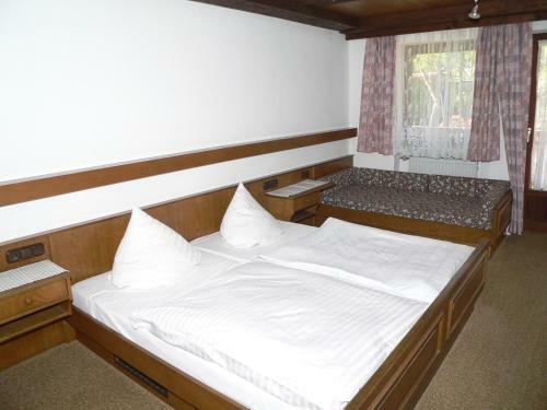 Hostal Gasthof - Pension Zur Post