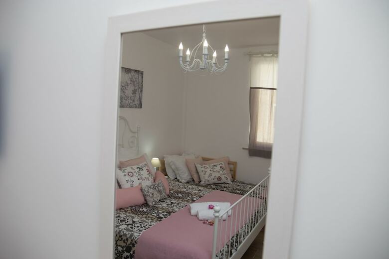 Dafni - Shabby Chic Guesthouse