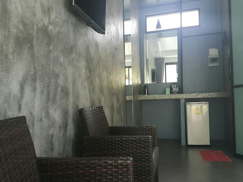 Hotel Baan Chao Mai Beach House