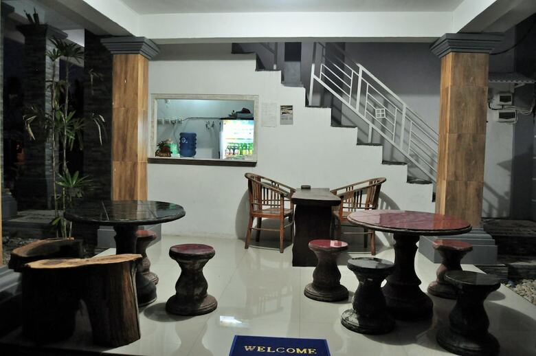 Hotel Cemara's Beach Homestay