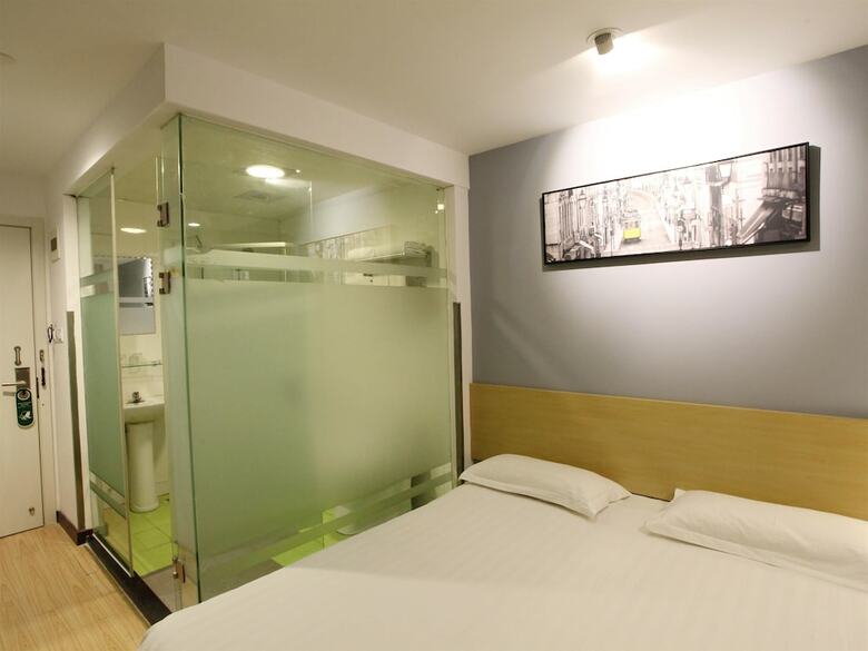 Changshu Weijing Hotel