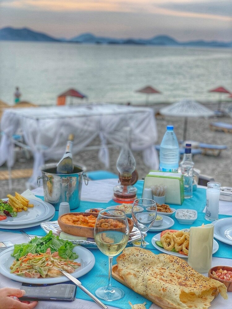 Y�cel Hotel