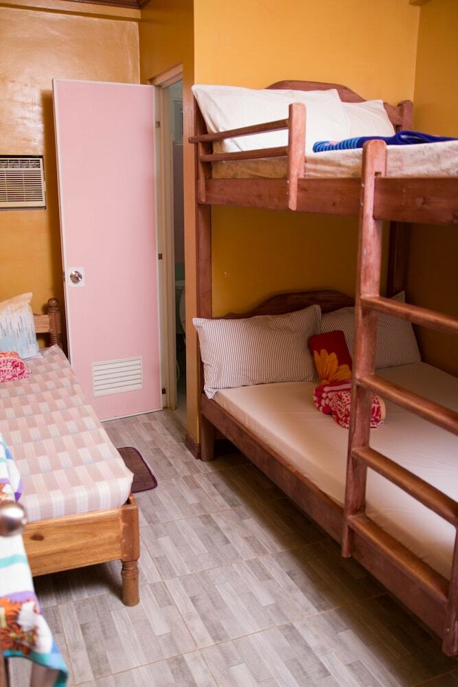 Hotel Megi Beach House