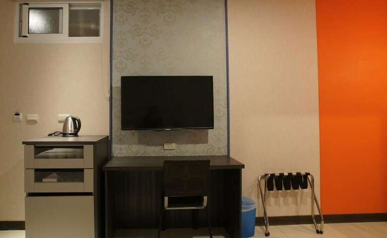 Boston Plus Hotel