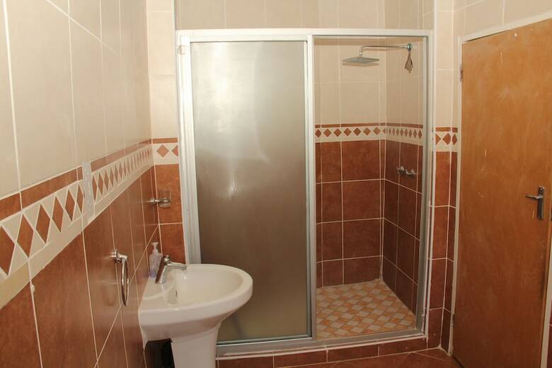 Borrowdale Ground Floor With Poolview
