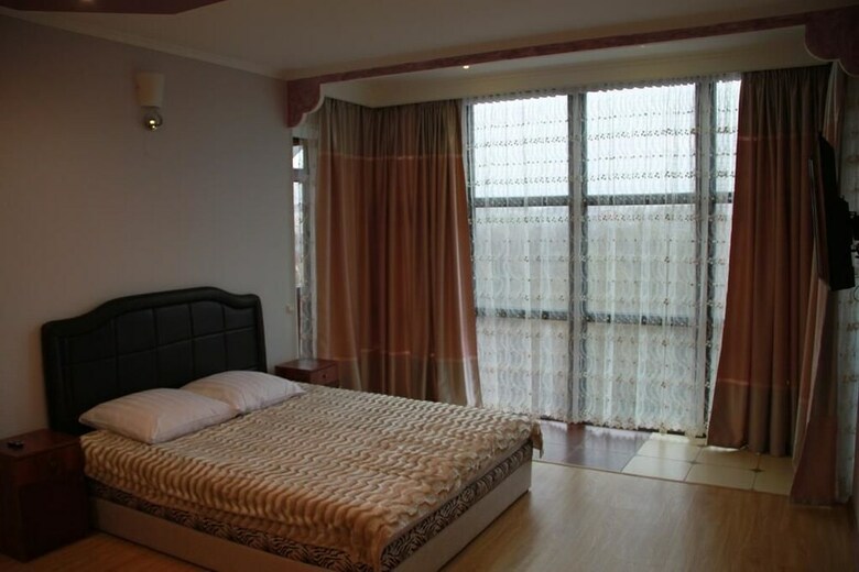 Hotel Guest House Versal