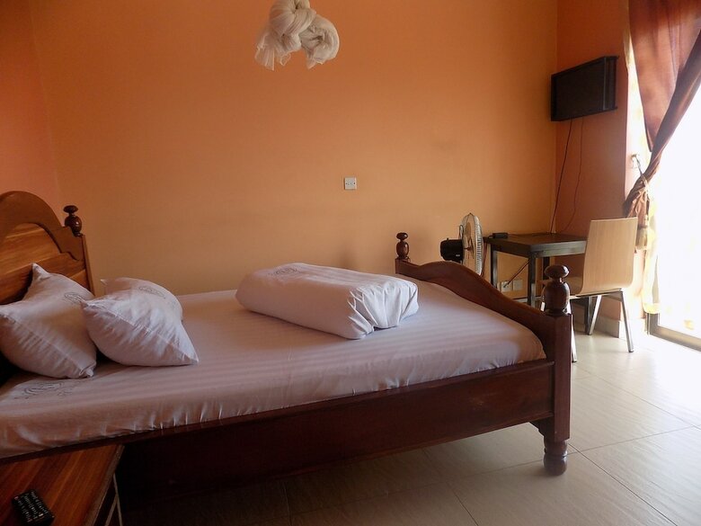 Olina Hotel And Apartments
