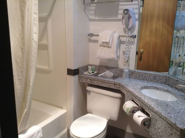 Hotel Quality Inn & Suites