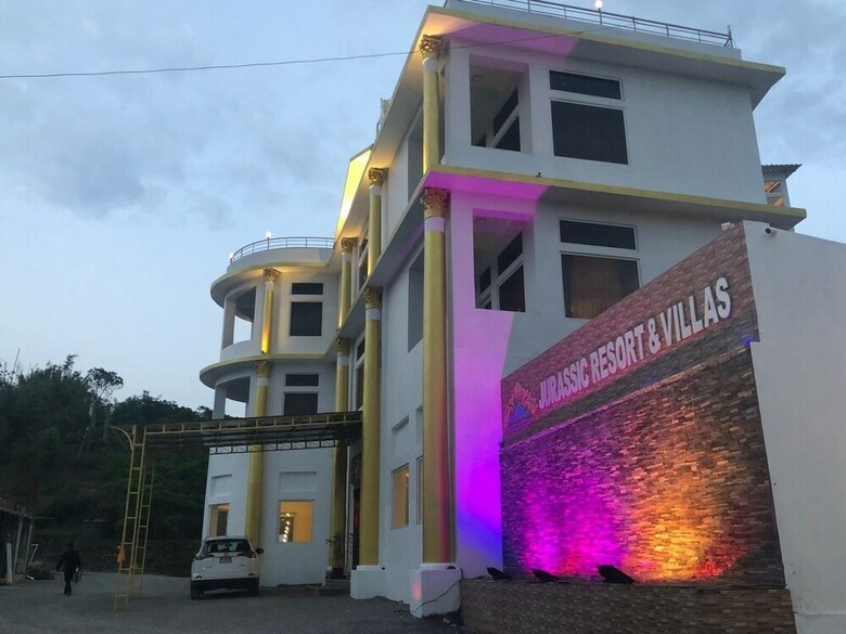 Hotel Jurassic Resort And Villas
