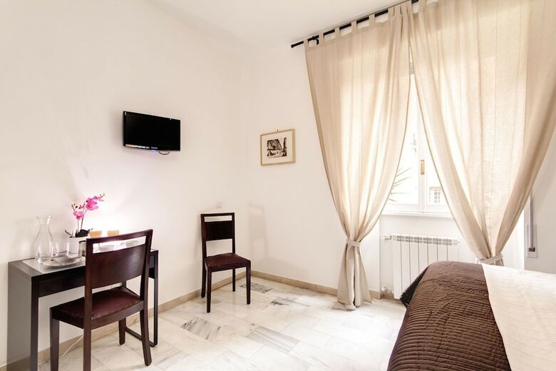 Hotel Vatican Suites Happy Holidays