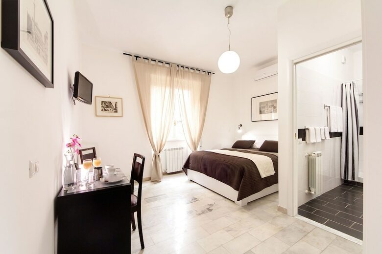 Hotel Vatican Suites Happy Holidays