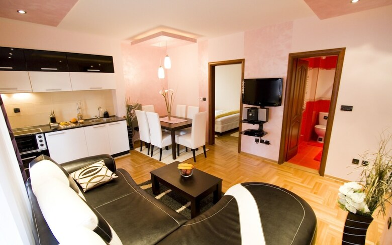Aparthotel Vila Barovi? And Spa