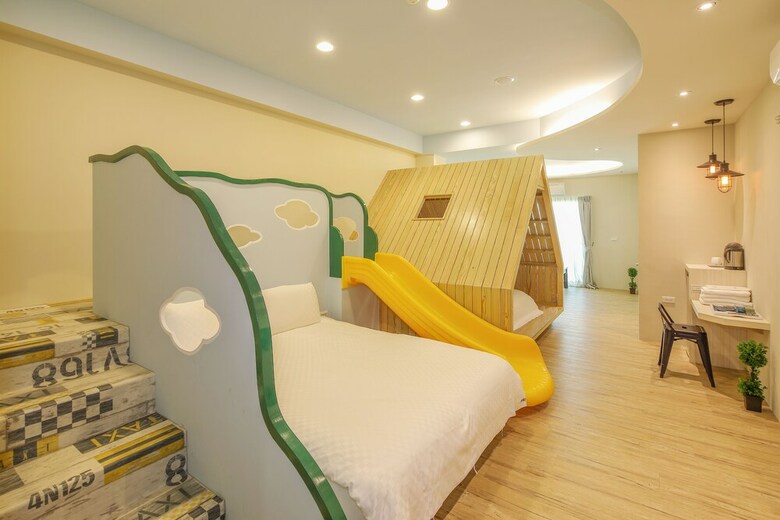 Hotel Happiness Yes Hostel