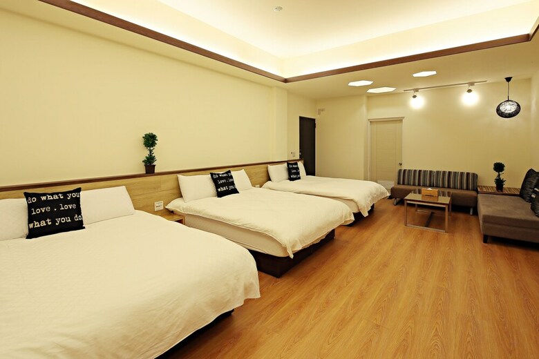 Hotel Happiness Yes Hostel