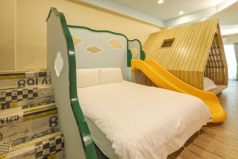 Hotel Happiness Yes Hostel