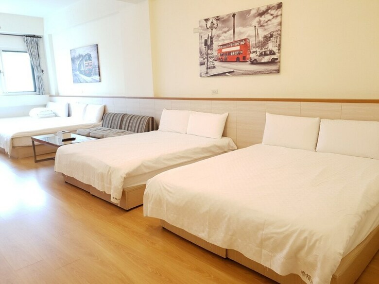 Hotel Happiness Yes Hostel