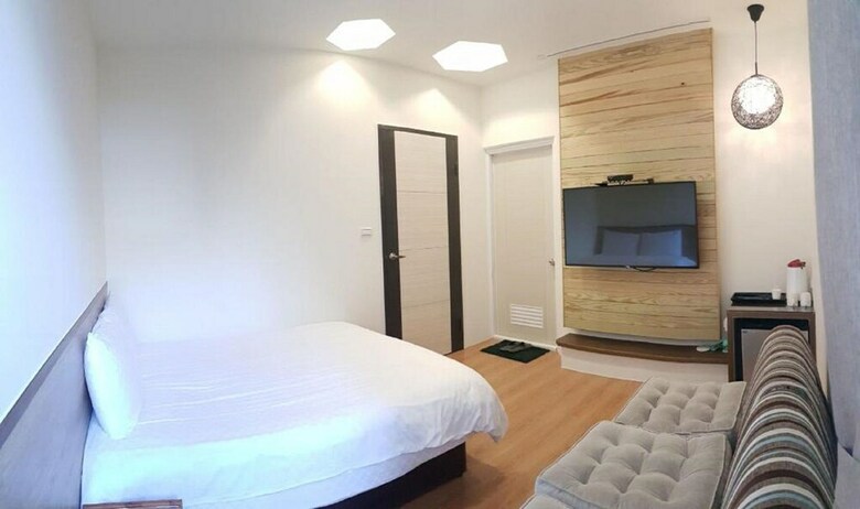 Hotel Happiness Yes Hostel