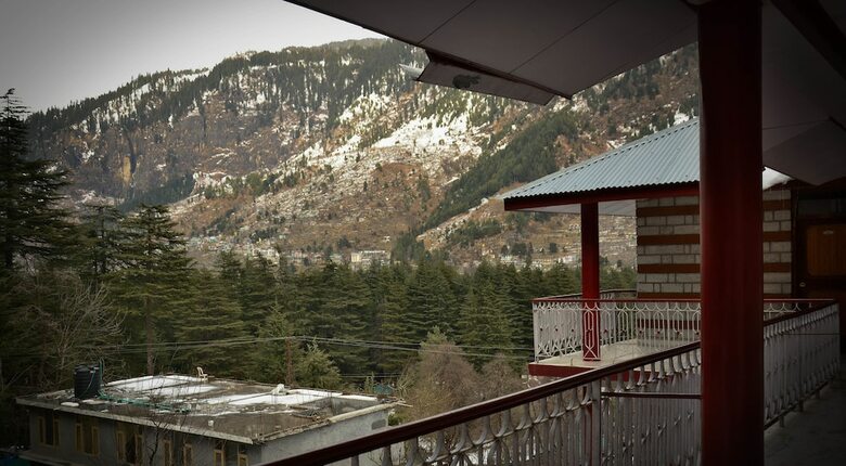 Hotel Rajhans Manali