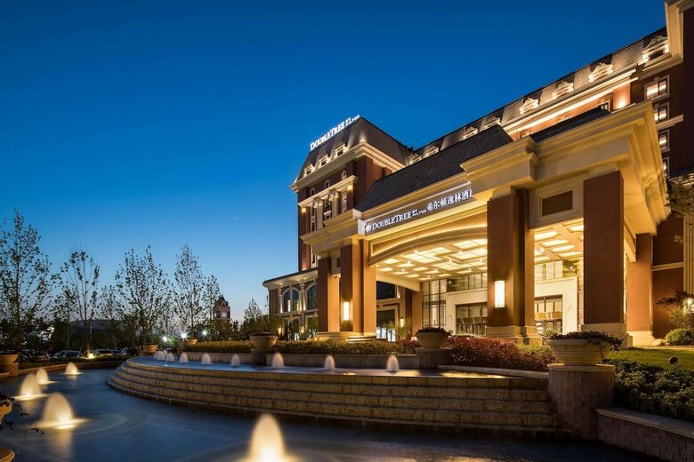 Hotel Doubletree By Hilton Qingdao Oriental Movie Metropolis