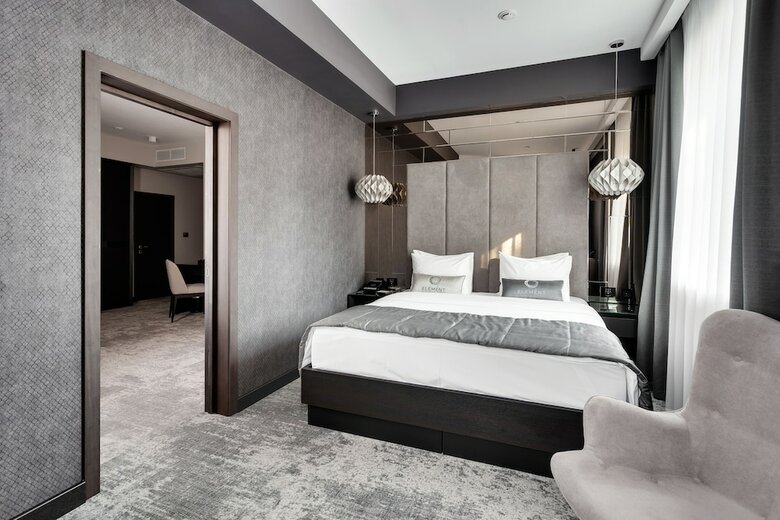 Hotel Element