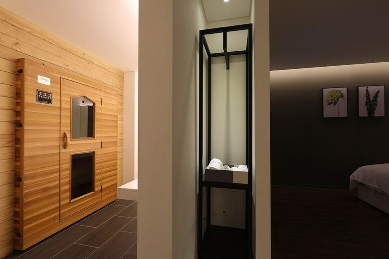 Suwon Saint Hotel