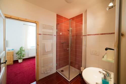 Hostal Pension Und Gastst�tte "zur Brausch�nke"