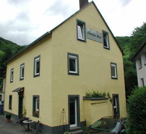 Hostal Pension Max