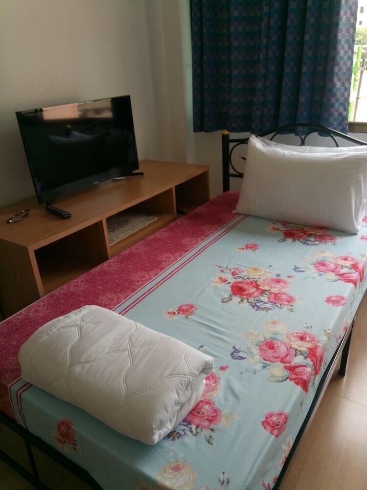 Hostal Baansu Hostel