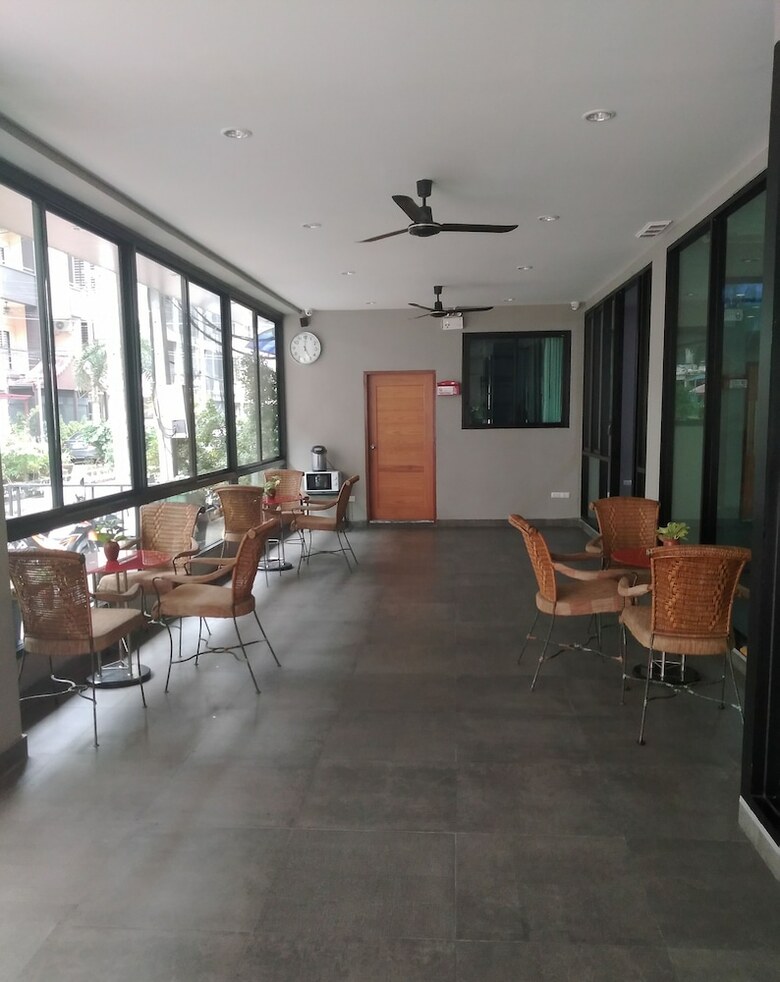 Hotel Abani Jomtien Inn