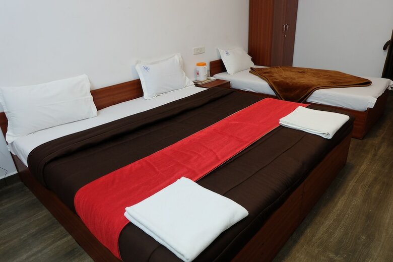 Hotel Rose Park Residency