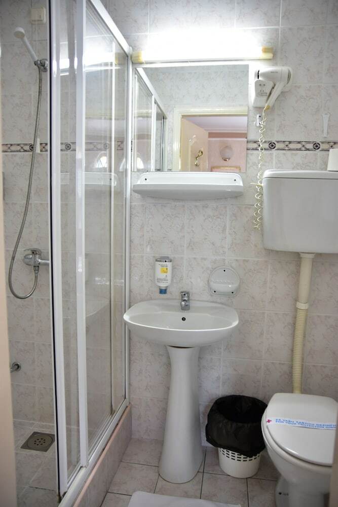 Hotel Lav