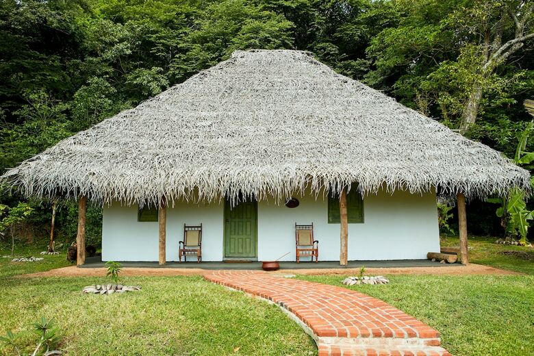 Hotel Amuna Ayurvedic Retreat