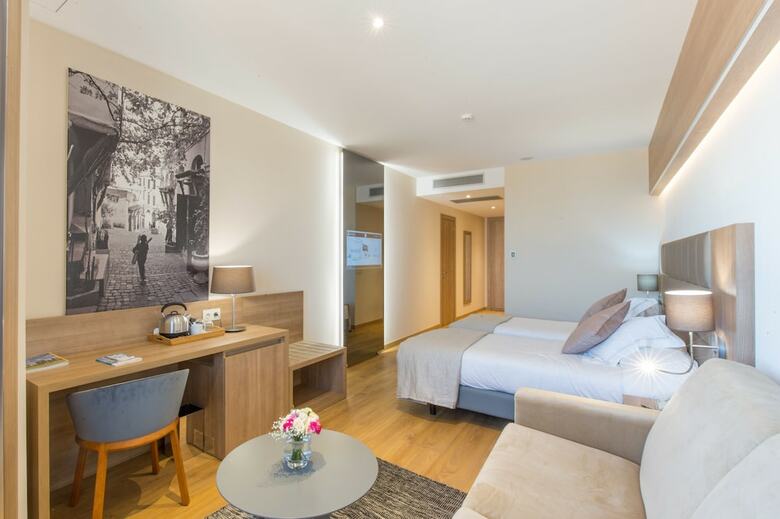 Lamaraz Arts Hotel