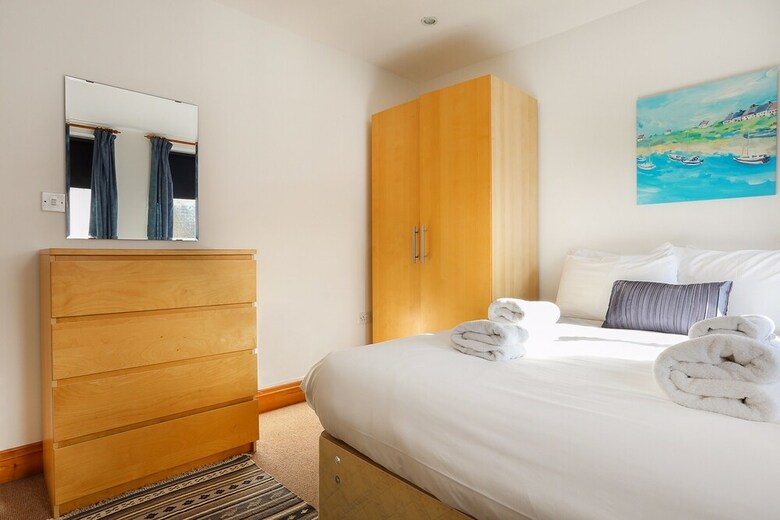 Spacious 4 Bedroom Home In East London