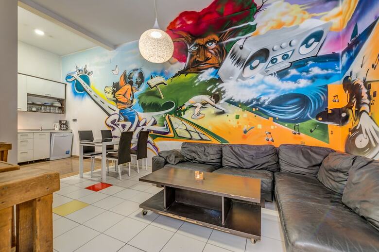 Hostal Adriatic Hostel