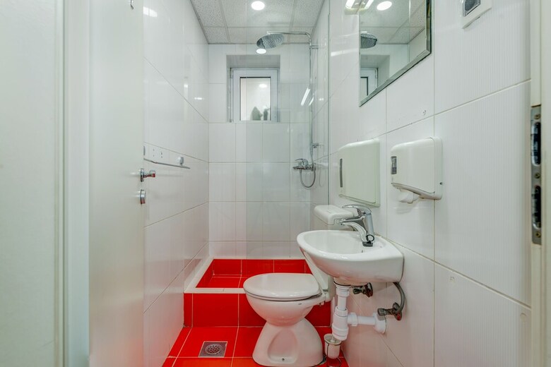 Hostal Adriatic Hostel