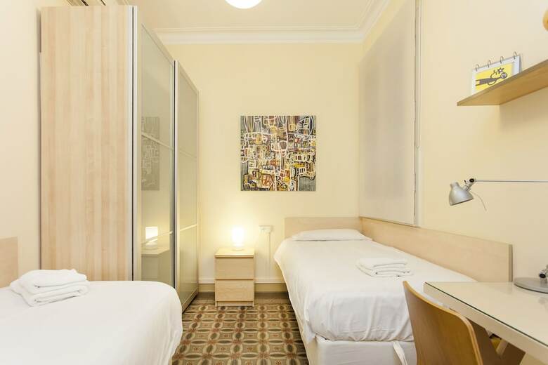 1402 - Elegant City Centre Apartment