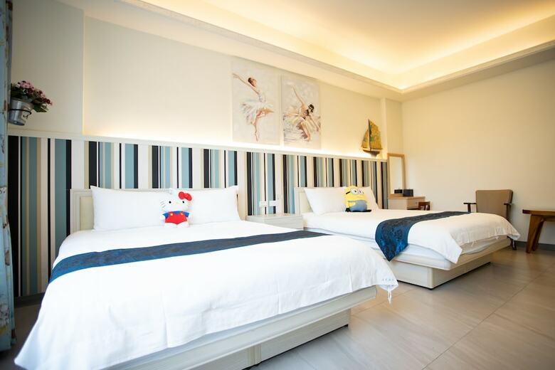 Hotel Happiness Is Coming (sunwater)