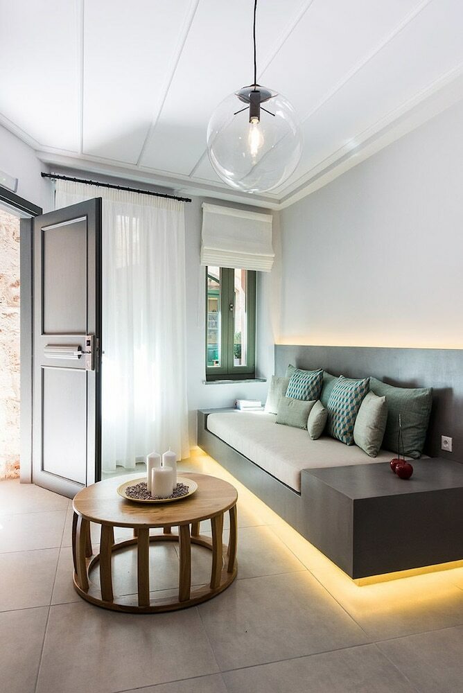 Hotel The 48 Suites