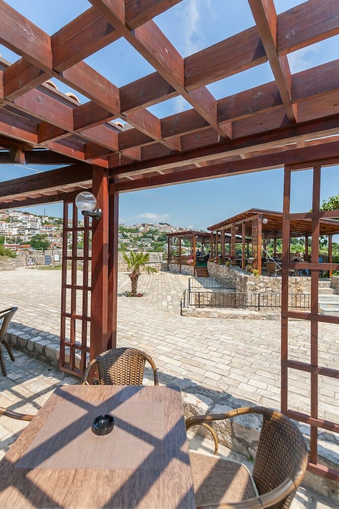 Hotel Kulla E Balshajve