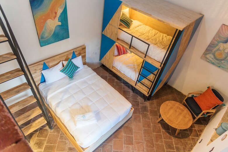 Hostal Adra Hostel