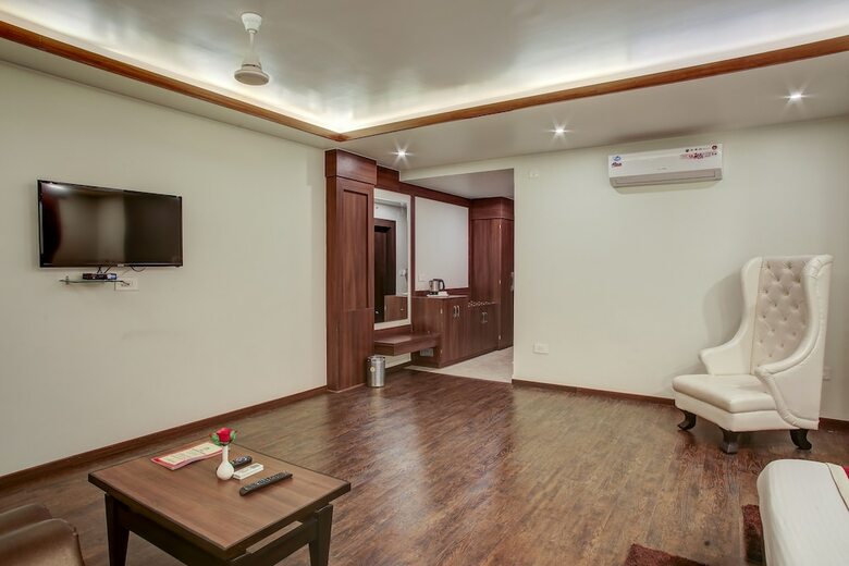 Hotel The Royal Krishna