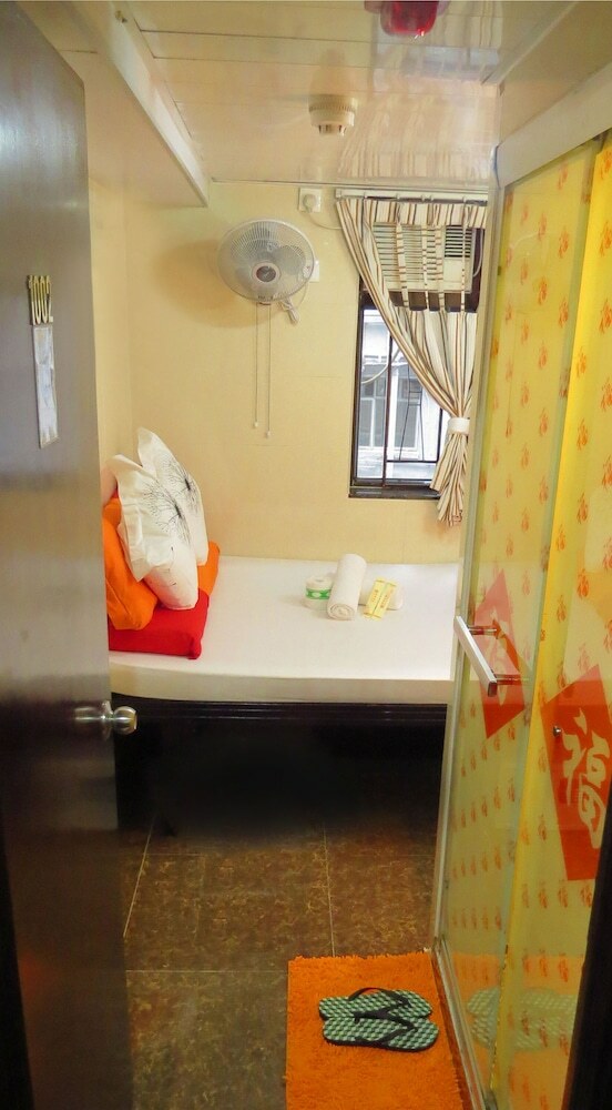 Hostal Paris Guest House - Hostel