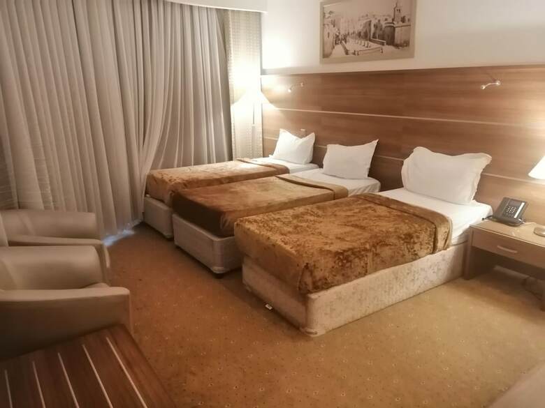 Hotel Golden Tulip Al Mektan